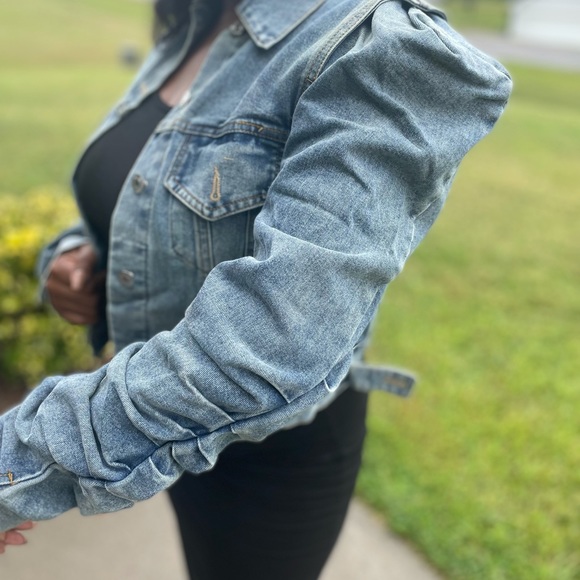 Blue Jean Jacket 🥰 - Picture 4 of 8